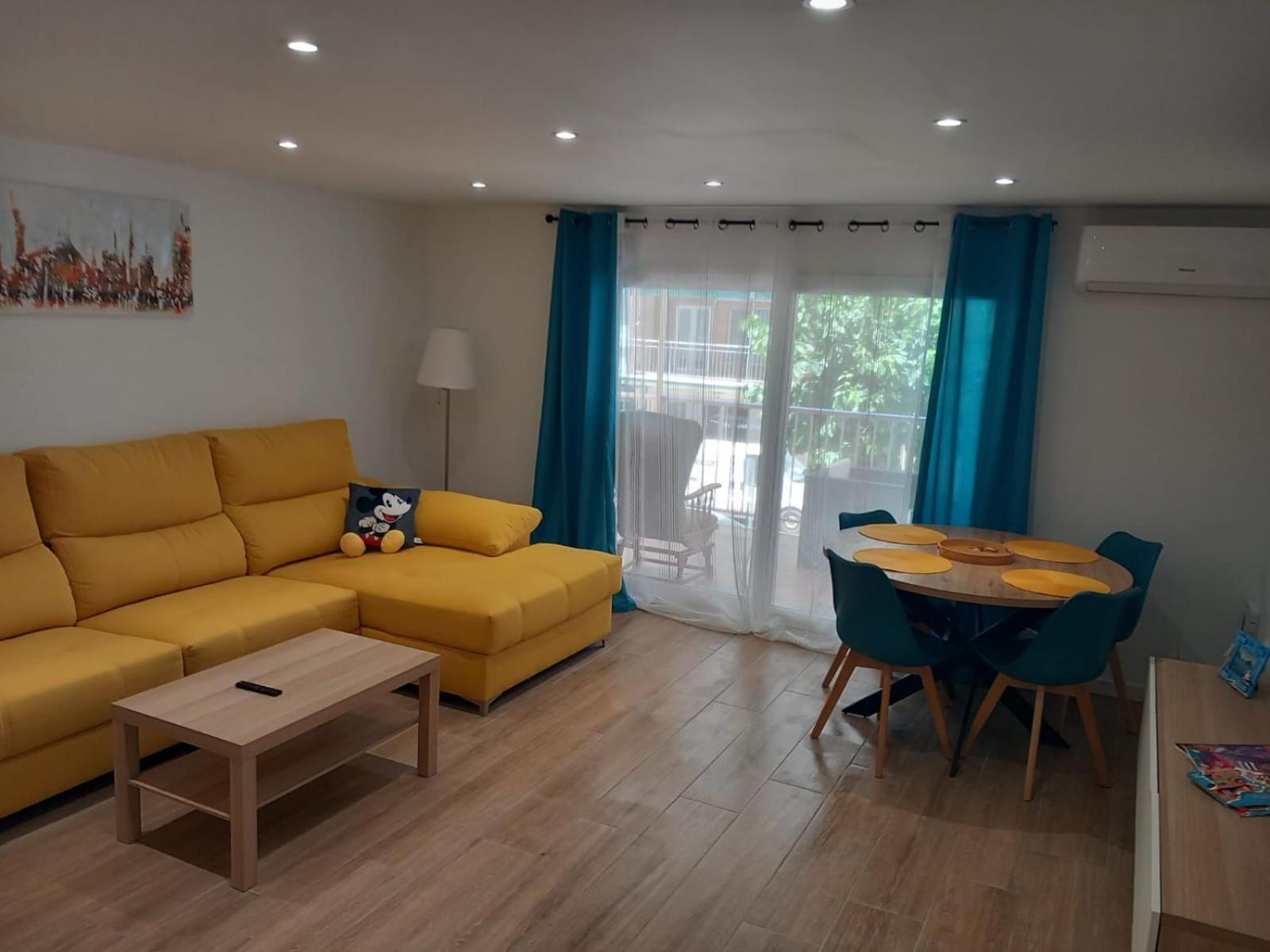 Sea Breeze Apartment Кульєра Екстер'єр фото